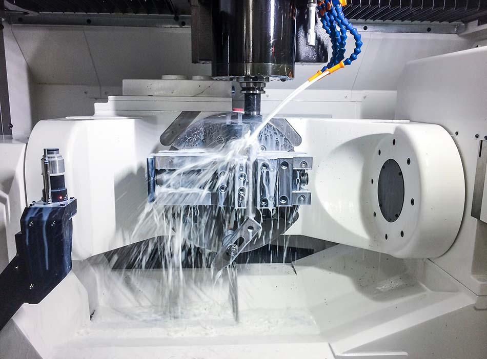 image showing the differences between 3-axis and 5-axis cnc